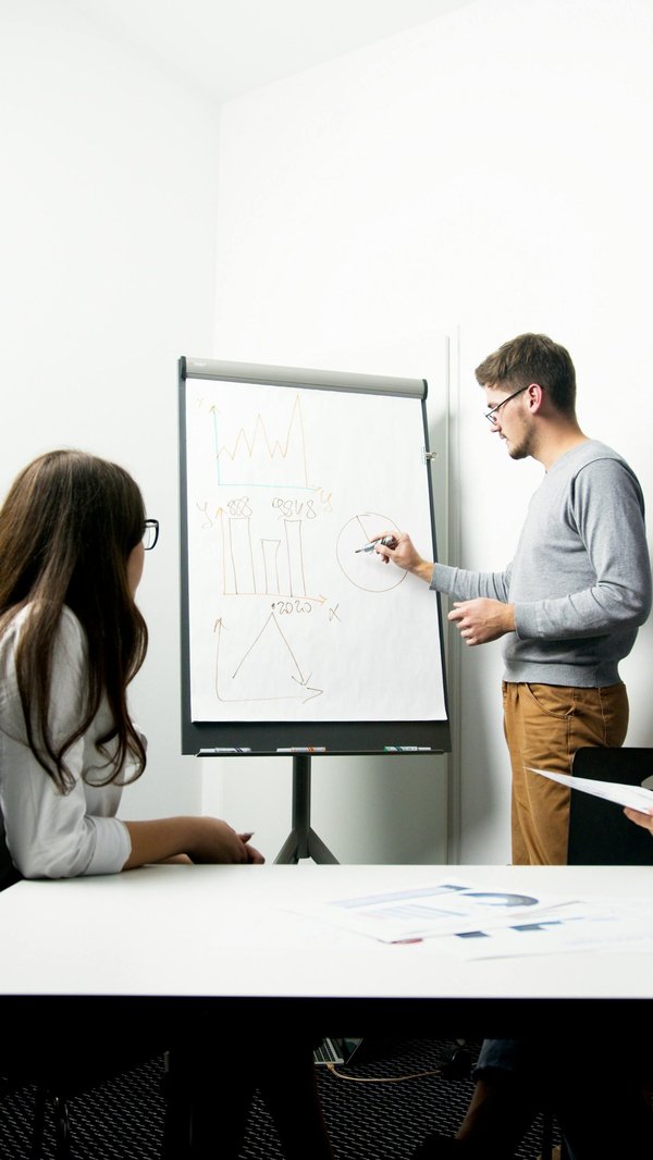 Comment développer son activité grâce à une formation en vente ?